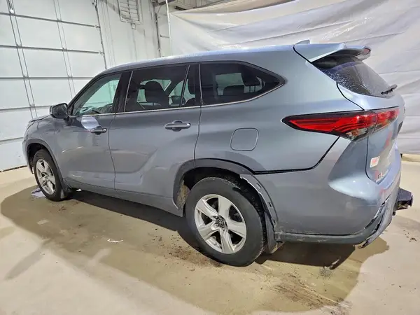 5TDBZRBH5LS005668 2020 TOYOTA HIGHLANDER - Image 2