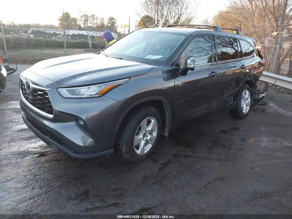 5TDBZRBH5LS045071 2020 TOYOTA HIGHLANDER - Image 2