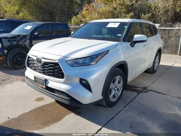 5TDBZRBH5LS519715 2020 TOYOTA HIGHLANDER - Image 2