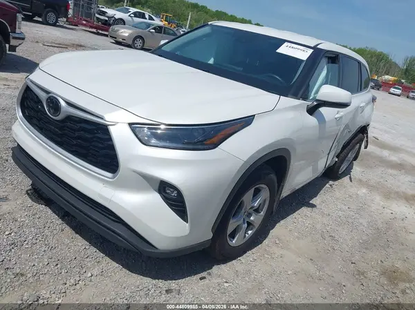 5TDBZRBH5MS058047 2021 TOYOTA HIGHLANDER - Image 2