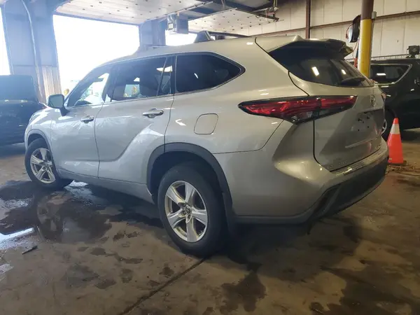 5TDBZRBH5MS091517 2021 TOYOTA HIGHLANDER - Image 2