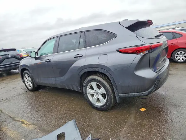 5TDBZRBH5MS106050 2021 TOYOTA HIGHLANDER - Image 2