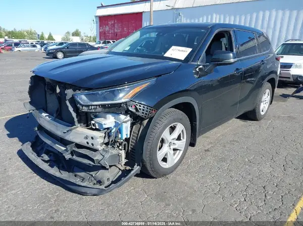 5TDBZRBH5MS129893 2021 TOYOTA HIGHLANDER - Image 2