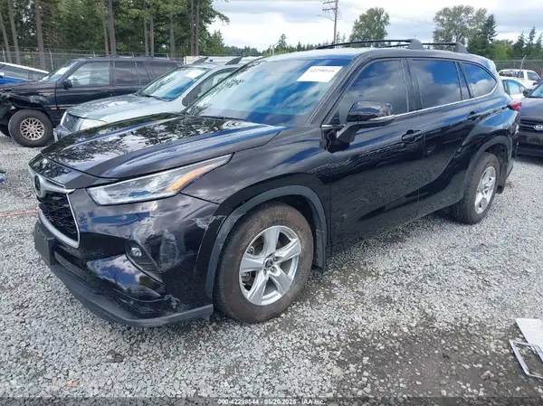5TDBZRBH5MS150596 2021 TOYOTA HIGHLANDER - Image 2