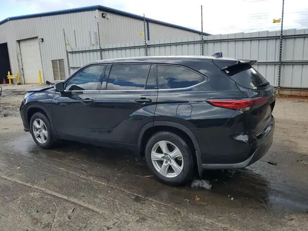 5TDBZRBH5MS523278 2021 TOYOTA HIGHLANDER - Image 2