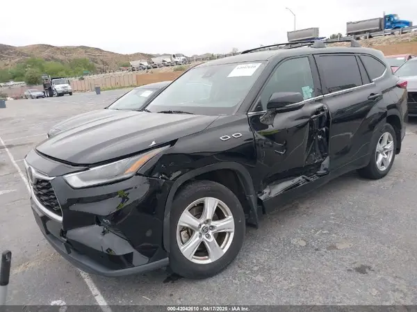 5TDBZRBH5MS543644 2021 TOYOTA HIGHLANDER - Image 2