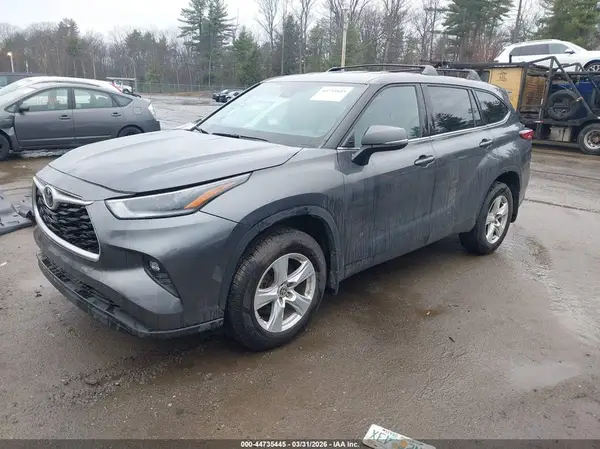 5TDBZRBH5MS554160 2021 TOYOTA HIGHLANDER - Image 2