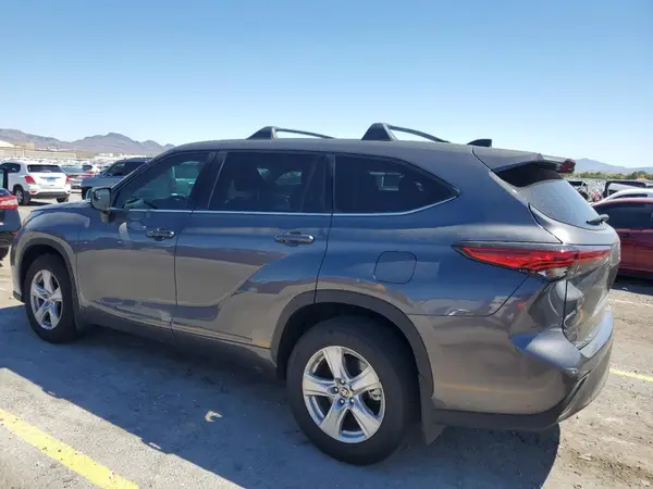 5TDBZRBH5NS180246 2022 TOYOTA HIGHLANDER - Image 2