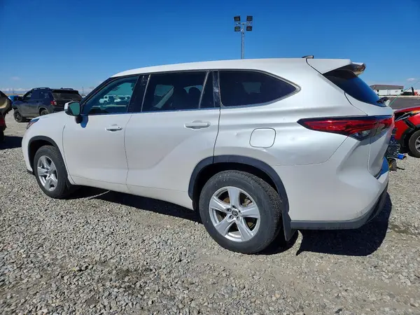 5TDBZRBH5NS189609 2022 TOYOTA HIGHLANDER - Image 2
