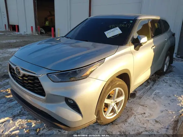 5TDBZRBH5NS249498 2022 TOYOTA HIGHLANDER - Image 2