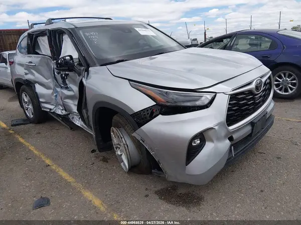 5TDBZRBH5NS562230 2022 TOYOTA HIGHLANDER - Image 1