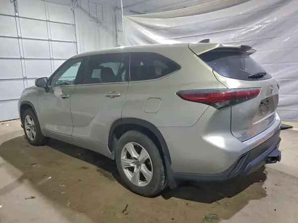 5TDBZRBH5NS585670 2022 TOYOTA HIGHLANDER - Image 2
