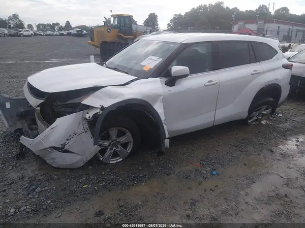 5TDBZRBH5NS591839 2022 TOYOTA HIGHLANDER - Image 2
