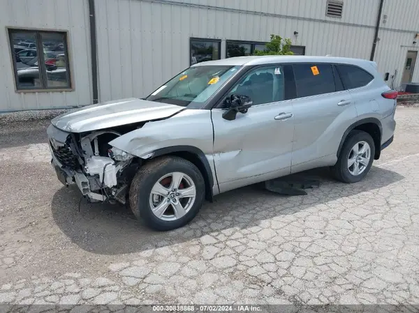5TDBZRBH6LS048853 2020 TOYOTA HIGHLANDER - Image 2