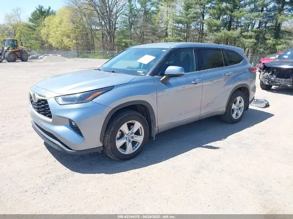5TDBZRBH6MS082566 2021 TOYOTA HIGHLANDER - Image 2