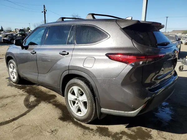 5TDBZRBH6MS103626 2021 TOYOTA HIGHLANDER - Image 2