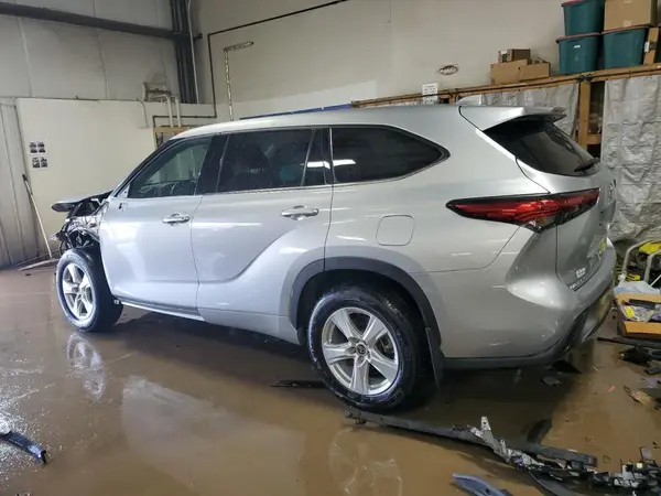 5TDBZRBH6MS523435 2021 TOYOTA HIGHLANDER - Image 2