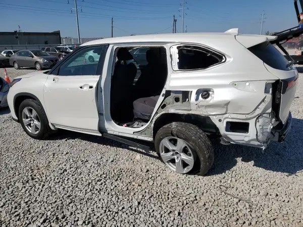 5TDBZRBH6MS532958 2021 TOYOTA HIGHLANDER - Image 2