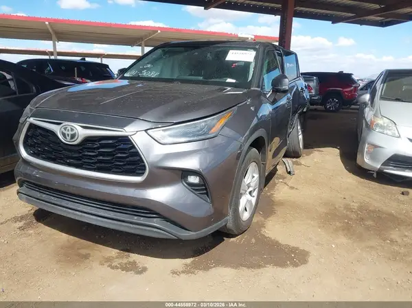 5TDBZRBH6MS533088 2021 TOYOTA HIGHLANDER - Image 2