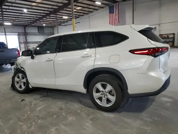 5TDBZRBH6MS541773 2021 TOYOTA HIGHLANDER - Image 2