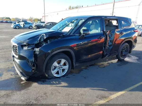 5TDBZRBH6MS549579 2021 TOYOTA HIGHLANDER - Image 2