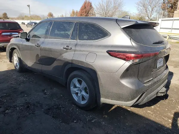 5TDBZRBH6MS558136 2021 TOYOTA HIGHLANDER - Image 2