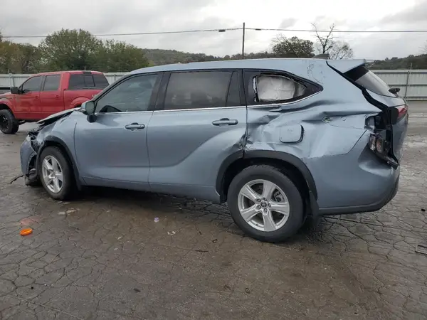 5TDBZRBH6NS208166 2022 TOYOTA HIGHLANDER - Image 2