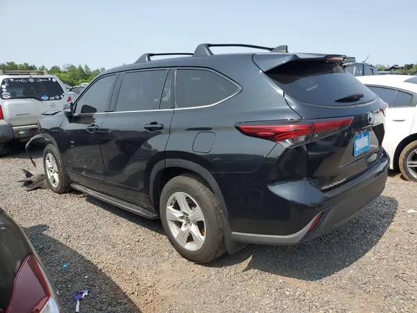 5TDBZRBH6NS220463 2022 TOYOTA HIGHLANDER - Image 2
