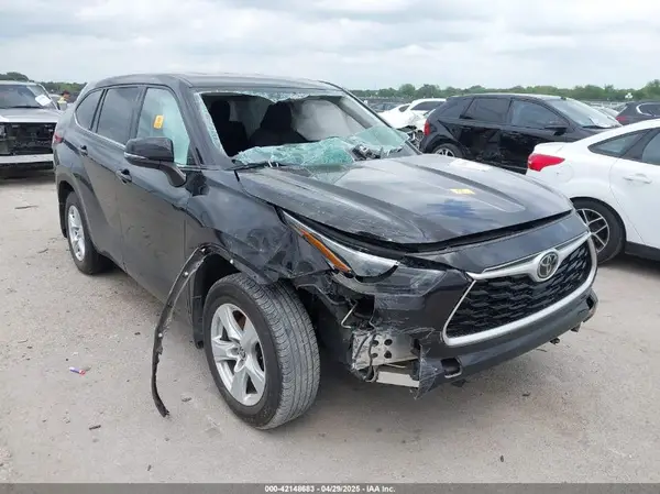 5TDBZRBH6NS249803 2022 TOYOTA HIGHLANDER - Image 1
