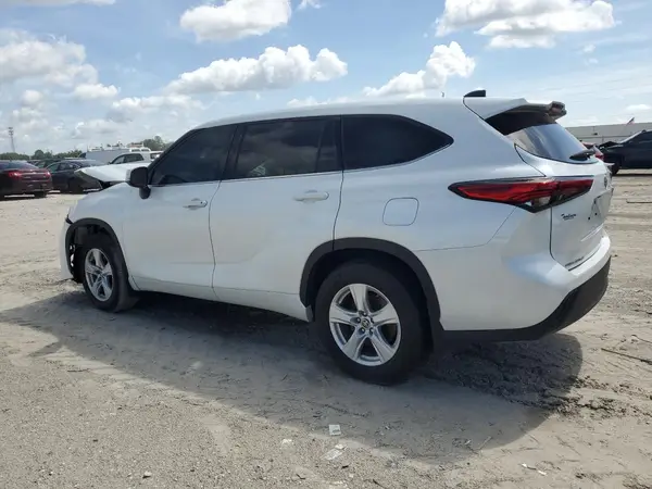 5TDBZRBH6NS566996 2022 TOYOTA HIGHLANDER - Image 2