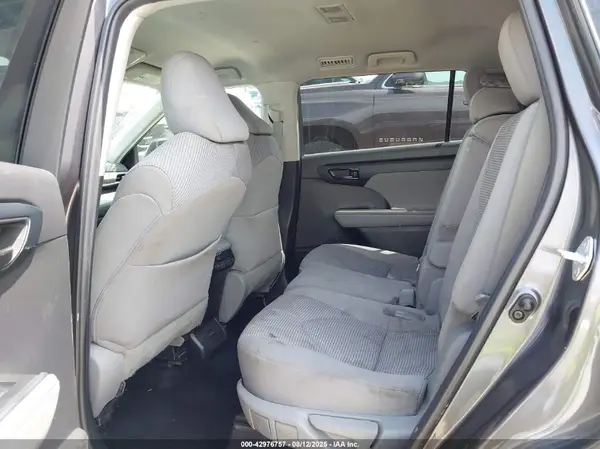 5TDBZRBH6NS578341 2022 TOYOTA HIGHLANDER - Image 8