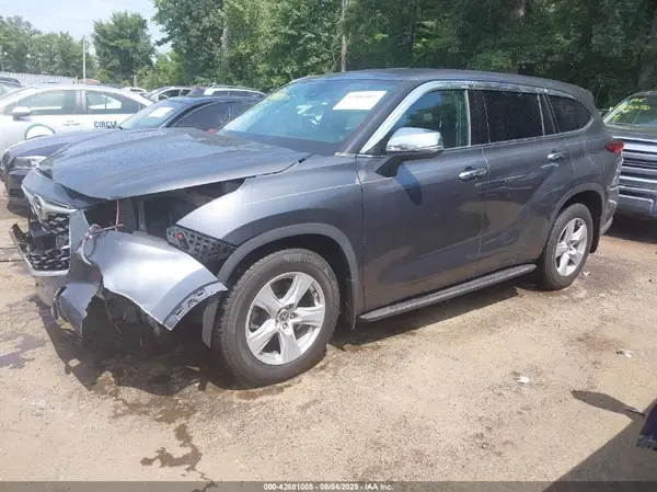 5TDBZRBH7LS510644 2020 TOYOTA HIGHLANDER - Image 2