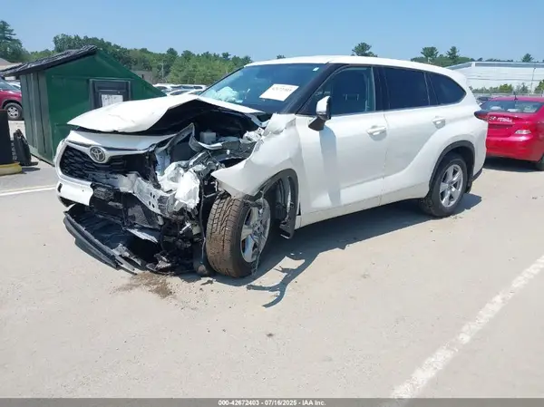 5TDBZRBH7MS073004 2021 TOYOTA HIGHLANDER - Image 2