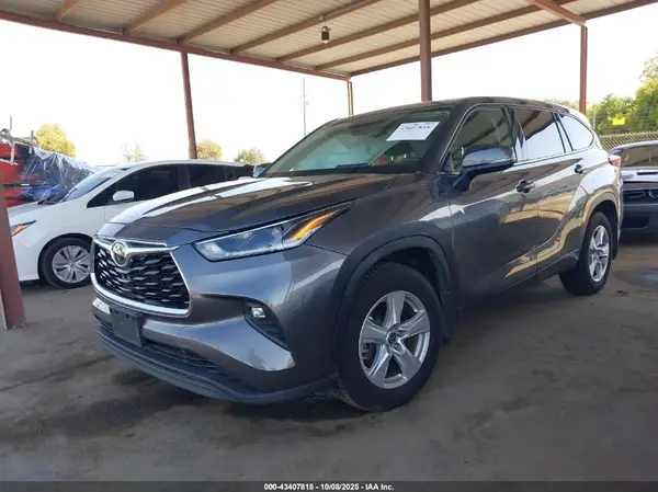 5TDBZRBH7MS118992 2021 TOYOTA HIGHLANDER - Image 2