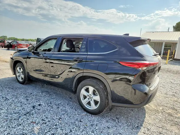 5TDBZRBH7MS123528 2021 TOYOTA HIGHLANDER - Image 2