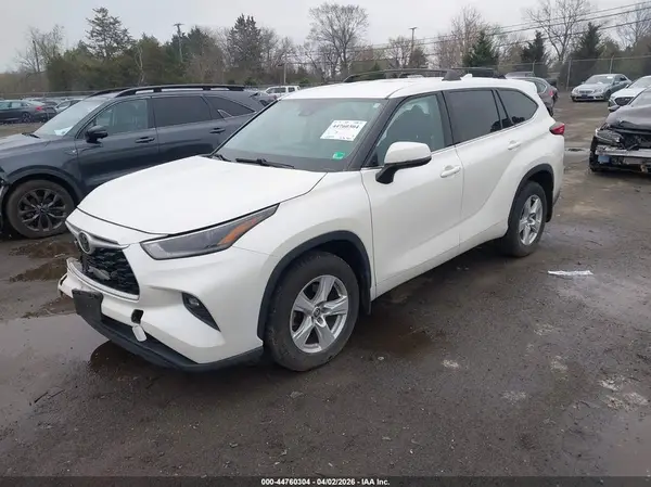 5TDBZRBH7MS535366 2021 TOYOTA HIGHLANDER - Image 2