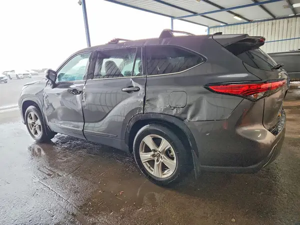5TDBZRBH7NS257912 2022 TOYOTA HIGHLANDER - Image 2