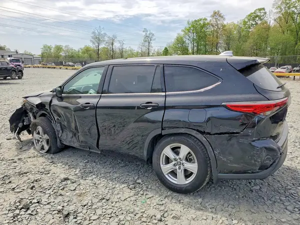 5TDBZRBH7NS569194 2022 TOYOTA HIGHLANDER - Image 2