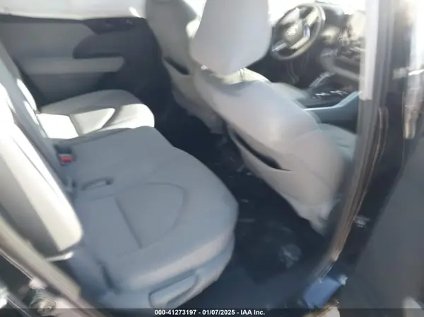 5TDBZRBH7NS574122 2022 TOYOTA HIGHLANDER - Image 8