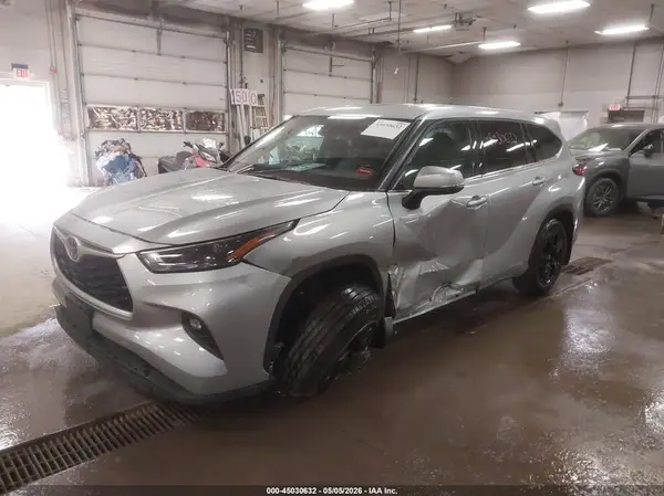 5TDBZRBH7NS574153 2022 TOYOTA HIGHLANDER - Image 2