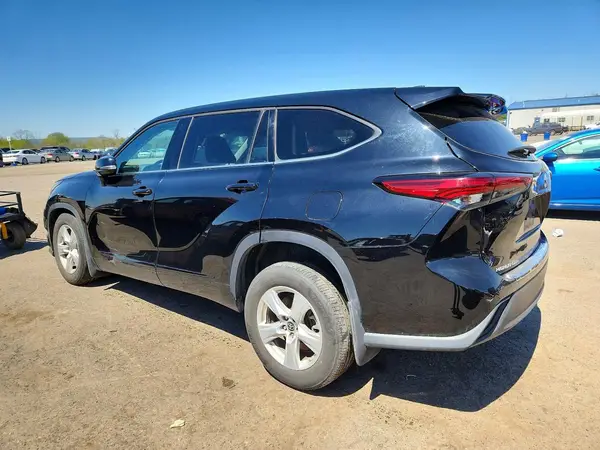 5TDBZRBH7NS586268 2022 TOYOTA HIGHLANDER - Image 2