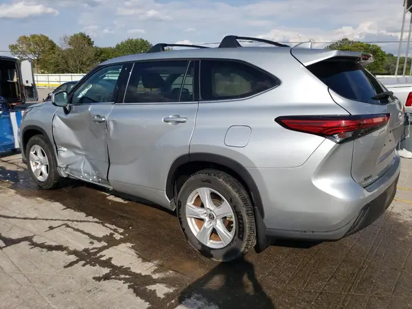 5TDBZRBH8LS501547 2020 TOYOTA HIGHLANDER - Image 2