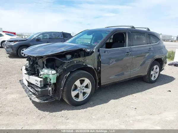 5TDBZRBH8LS519756 2020 TOYOTA HIGHLANDER - Image 2