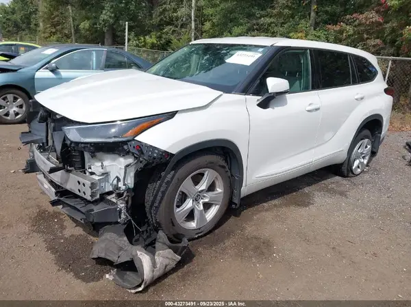 5TDBZRBH8MS141715 2021 TOYOTA HIGHLANDER - Image 2