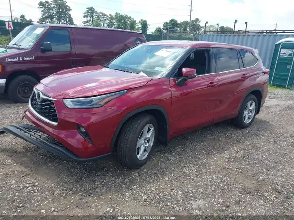 5TDBZRBH8MS529396 2021 TOYOTA HIGHLANDER - Image 2