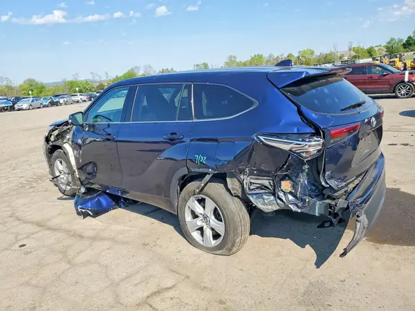 5TDBZRBH8MS535148 2021 TOYOTA HIGHLANDER - Image 2