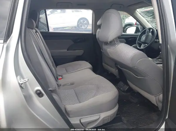 5TDBZRBH8NS178023 2022 TOYOTA HIGHLANDER - Image 8