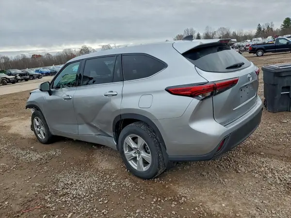 5TDBZRBH8NS214941 2022 TOYOTA HIGHLANDER - Image 2