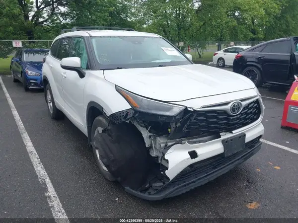 5TDBZRBH8NS242559 2022 TOYOTA HIGHLANDER - Image 1