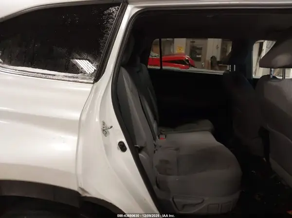 5TDBZRBH8NS591253 2022 TOYOTA HIGHLANDER - Image 8